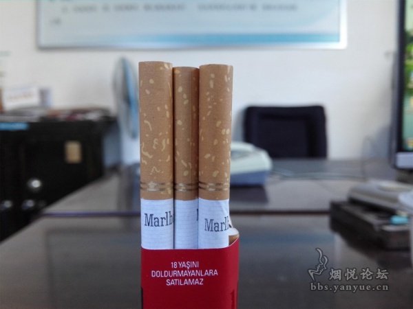 土耳其(完税版TA码)100S软红万宝路评测:味道雅润鲜爽 香气均匀自如