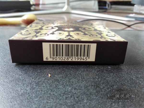 【口感品鉴】硬盒宽版黄鹤楼漫天游好抽吗?烟气流畅度一般,香气教弱